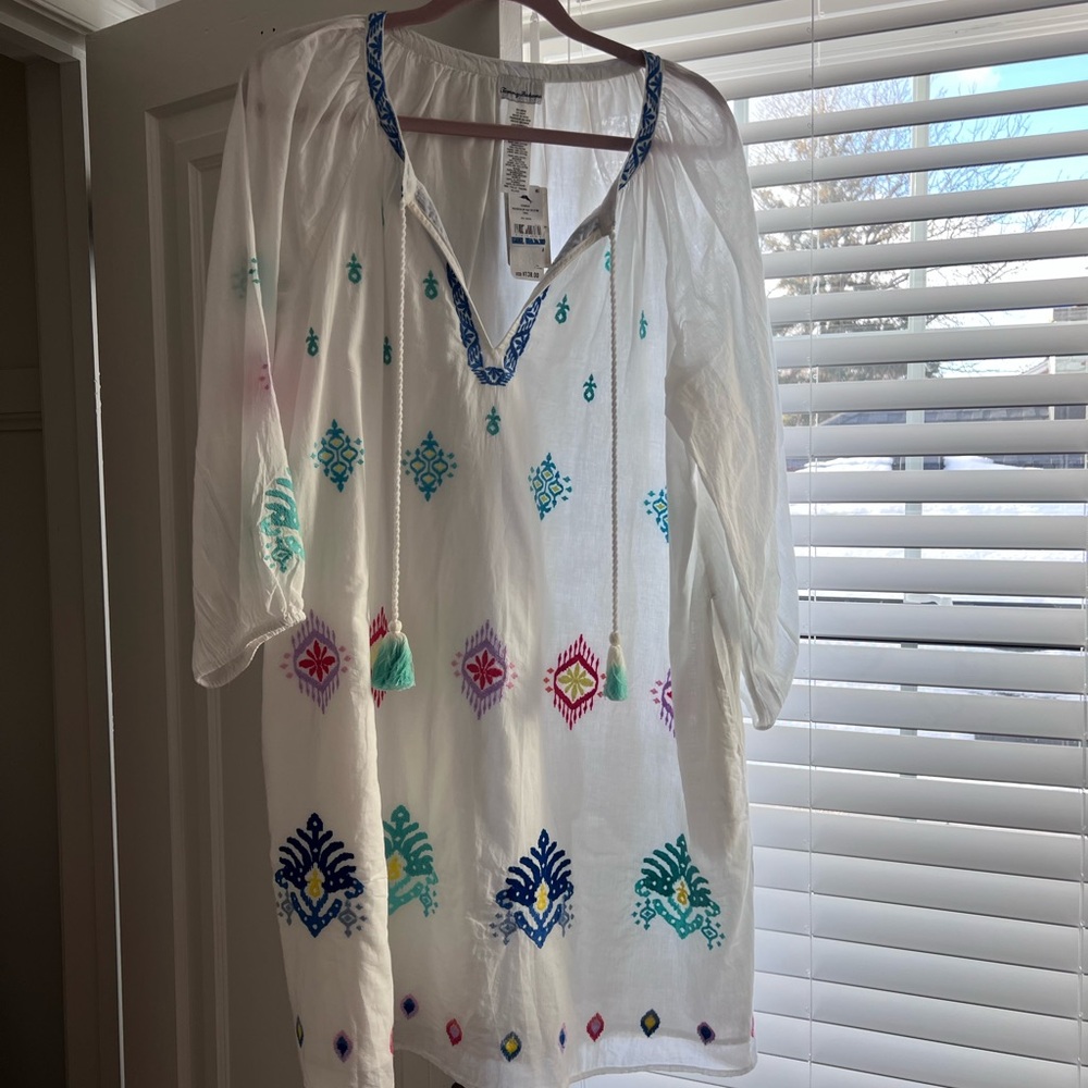 Tommy Bahama embroidered white tunic cover-up with pockets - Picture 4 of 7